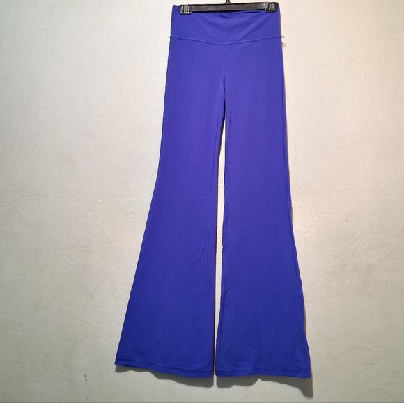 Athleta Elation Flare Pant's Purple SzM Women Yoga Fitness Running - Picture 2 of 15